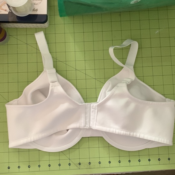 Vanity Fair Bra - Picture 2 of 8